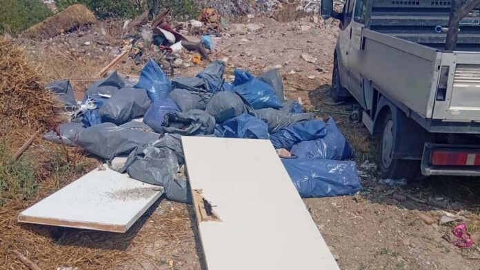 Συστηματική απόθεση μπαζών σε οικόπεδο – Ο χώρος γέμισε ποντίκια