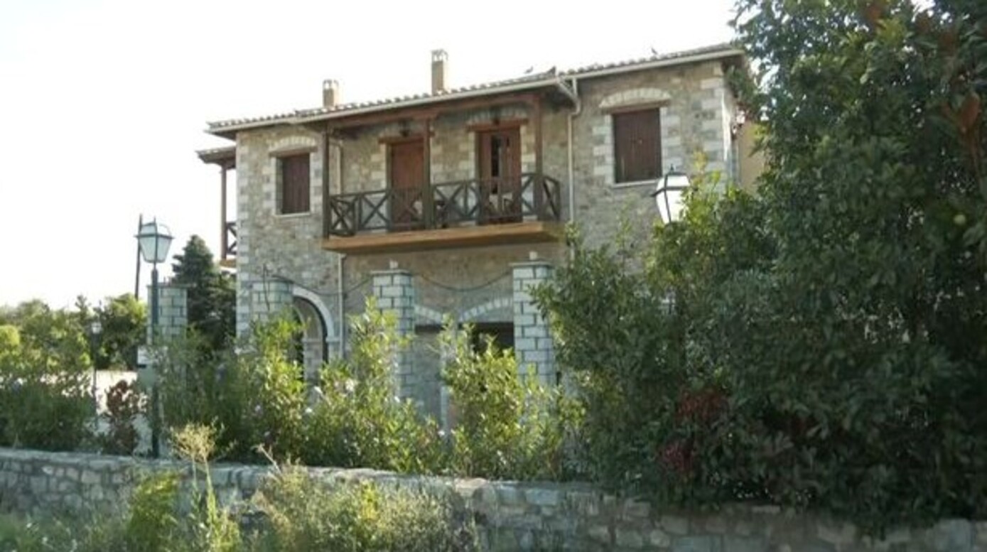 55χρονος που κατηγορείται ότι έκρυβε επί χρόνια τη σορό του πατέρα του σε καταψύκτη στον ανακριτή – Τα πρώτα του λόγια στους αστυνομικούς