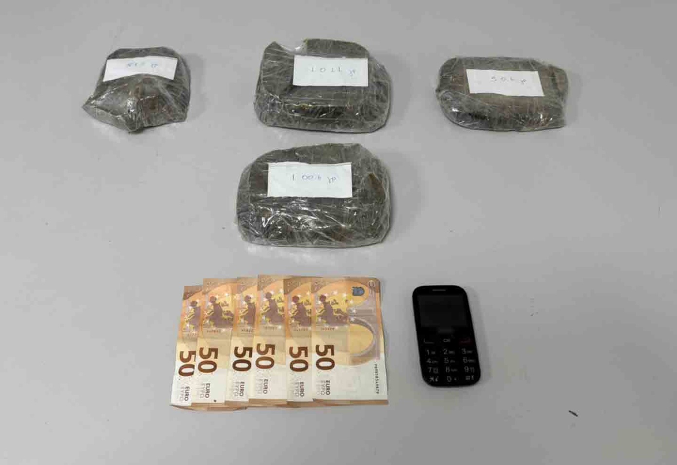 Θεσσαλονίκη: Συνελήφθη από την ΕΛ.ΑΣ. για κατοχή πάνω από 3 κιλά ηρωίνης στο σπίτι του