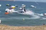 Ταχύπλοο στη Νάξο εκτός ελέγχου «καβάλησε» δύο σκάφη δίπλα σε λουόμενους – Βίντεο από τη στιγμή της πρόσκρουσης