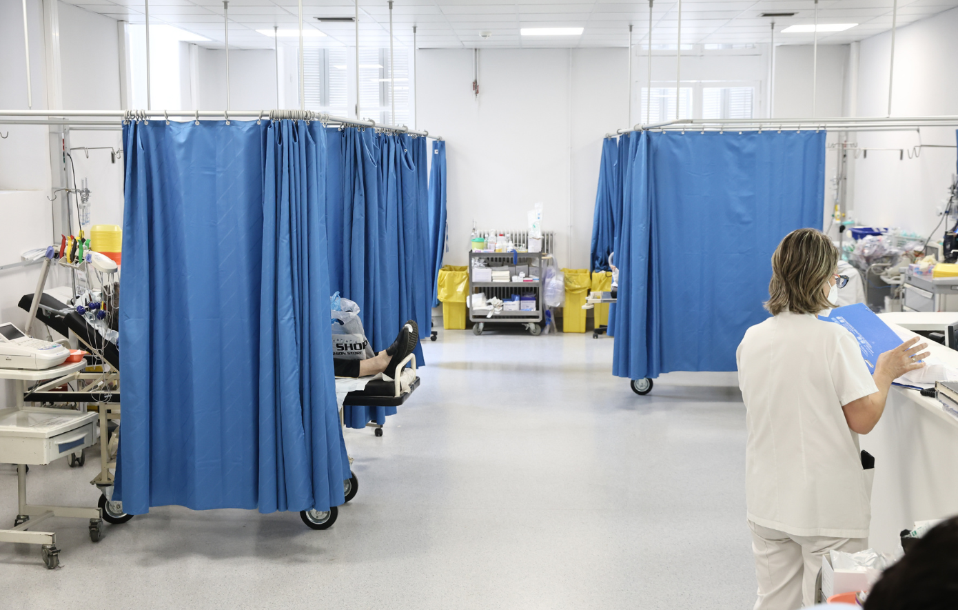 Επίθεση σε νοσηλεύτρια στα επείγοντα του Ερυθρού Σταυρού: «Την άρπαξε από τα μαλλιά, της κατάφερε γροθιές»