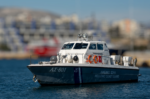 Φωτιά σε σκάφος στο Πόρτο Ράφτη: Η διάσωση από το Λιμενικό