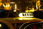 Οδηγός ταξί πήρε 600 ευρώ από οικογένεια τουριστών με απειλή βίας – Ερευνάται και άλλη καταγγελία σε βάρος του