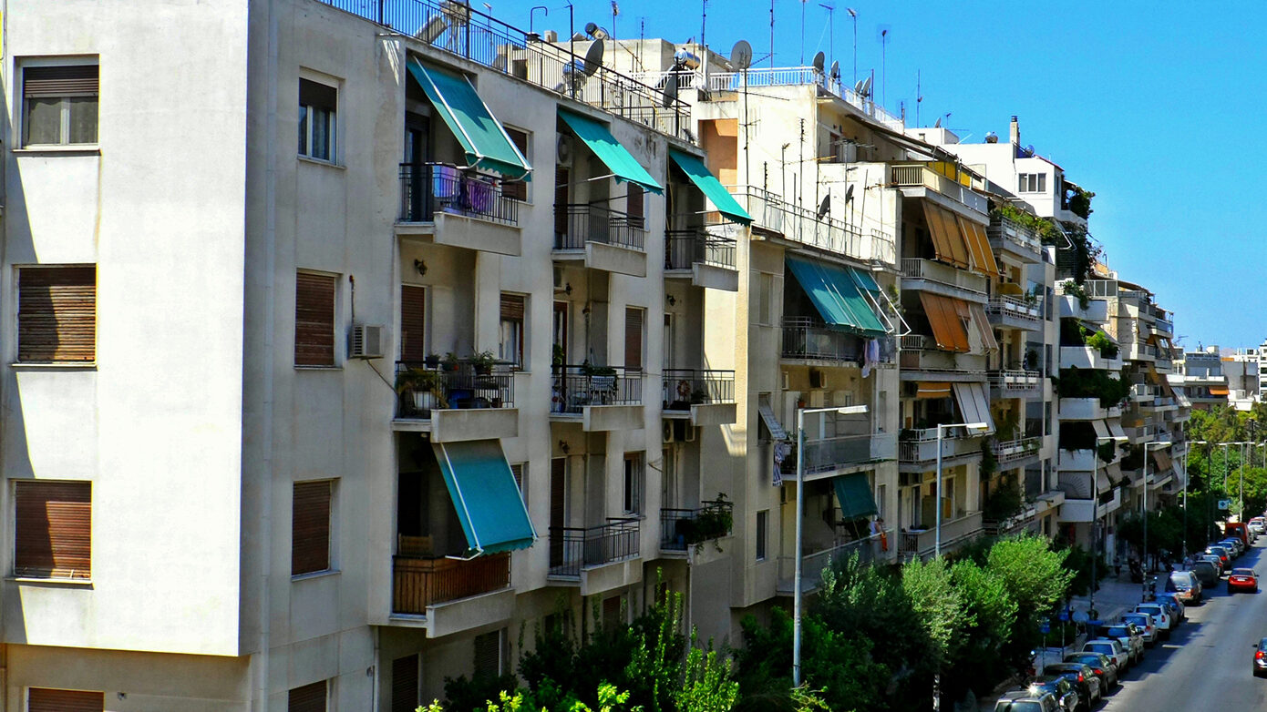 Αθήνα: Η «Οδύσσεια» μιας 22χρονης φοιτήτριας – Αυξήσεις έως 75%, ενοίκια έως και 800 ευρώ