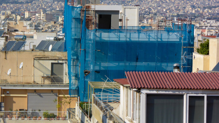 Ηλεκτροπληξίες και πυρκαγιές από ηλεκτρικές εγκαταστάσεις: Πώς να τις αποτρέψουμε