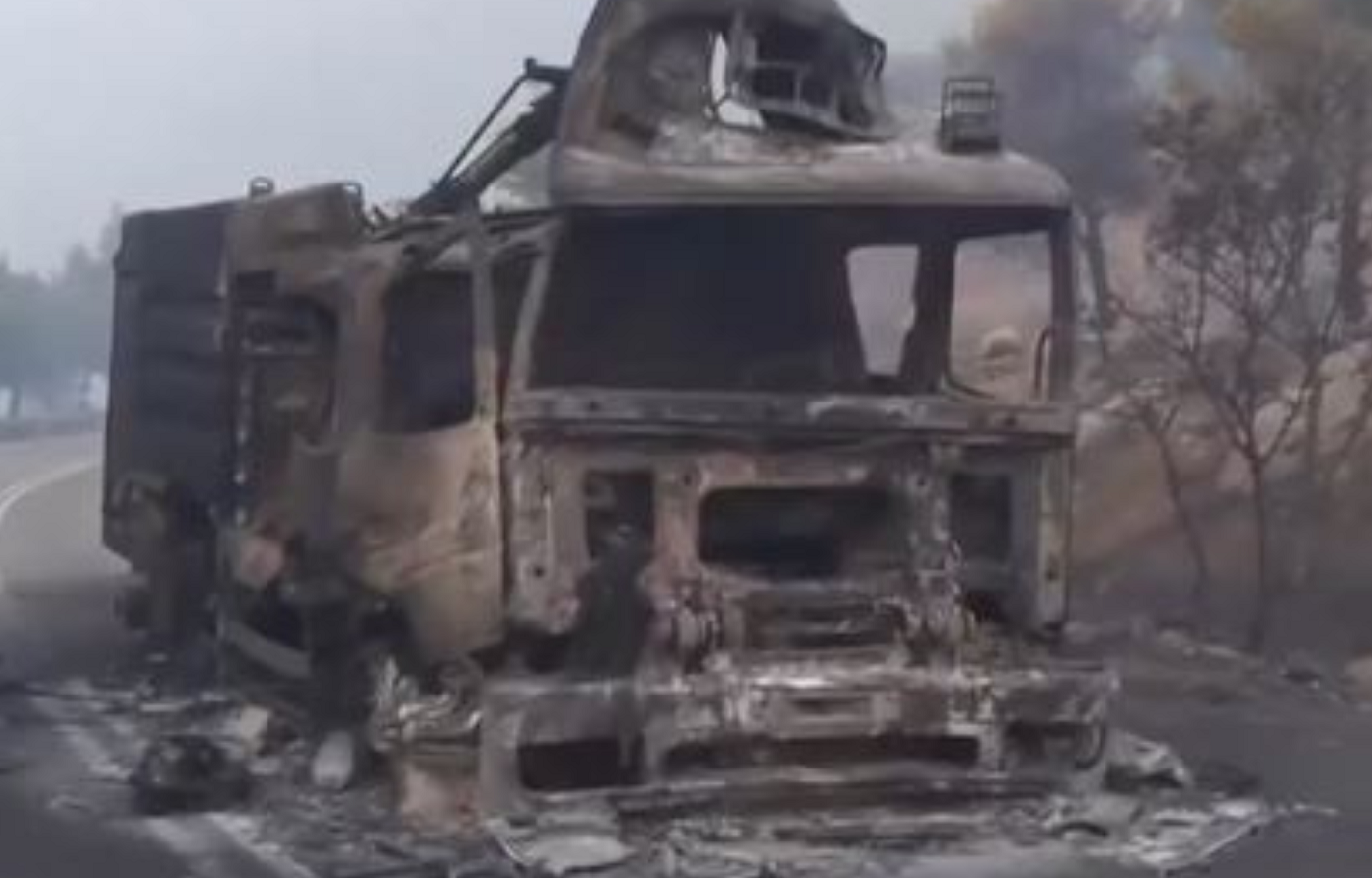 Πυροσβεστικό όχημα κάηκε στο Πόρτο Γερμενό – βίντεο