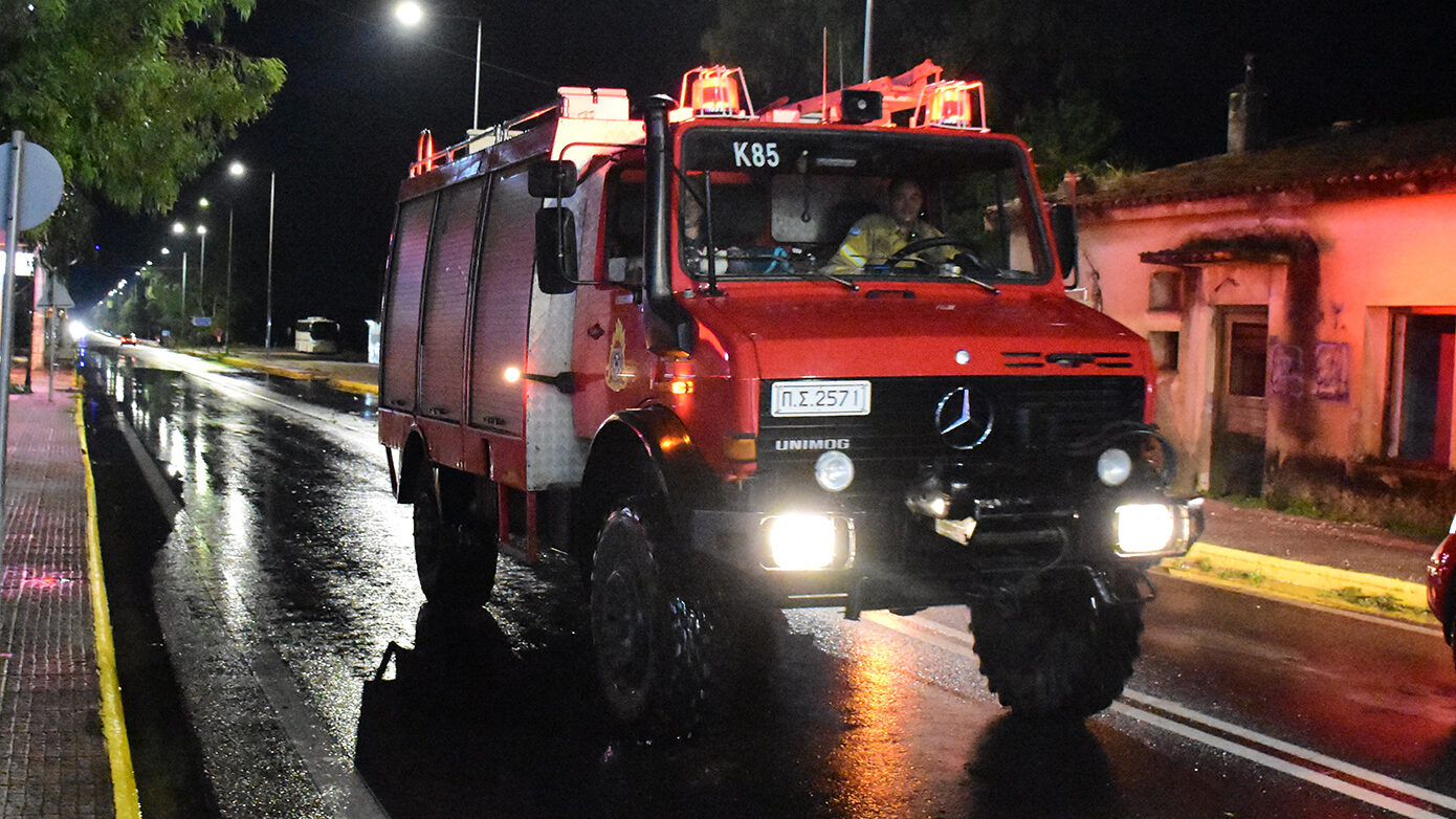 Φωτιά σε κατάστημα ναυτιλιακών ειδών στον Άλιμο υπό έλεγχο