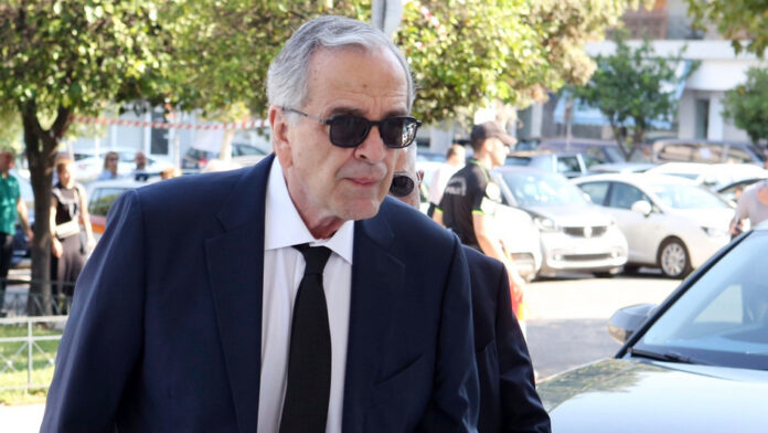 Μνημόσυνο για τη Λένα Σαμαρά στο Α’ Νεκροταφείο – Συγγενείς και φίλοι στο πλευρό της οικογένειας