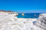 Ελικόπτερο προσγειώθηκε στα βράχια του Σαρακήνικου στη Μήλο – Ο ιδιοκτήτης κατέβηκε για μπάνιο
