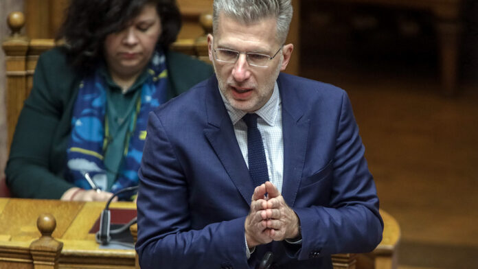Σκέρτσος σε ΠΑΣΟΚ: Απένταξη από το Ταμείο Ανάκαμψης δεν σημαίνει ακύρωση έργου