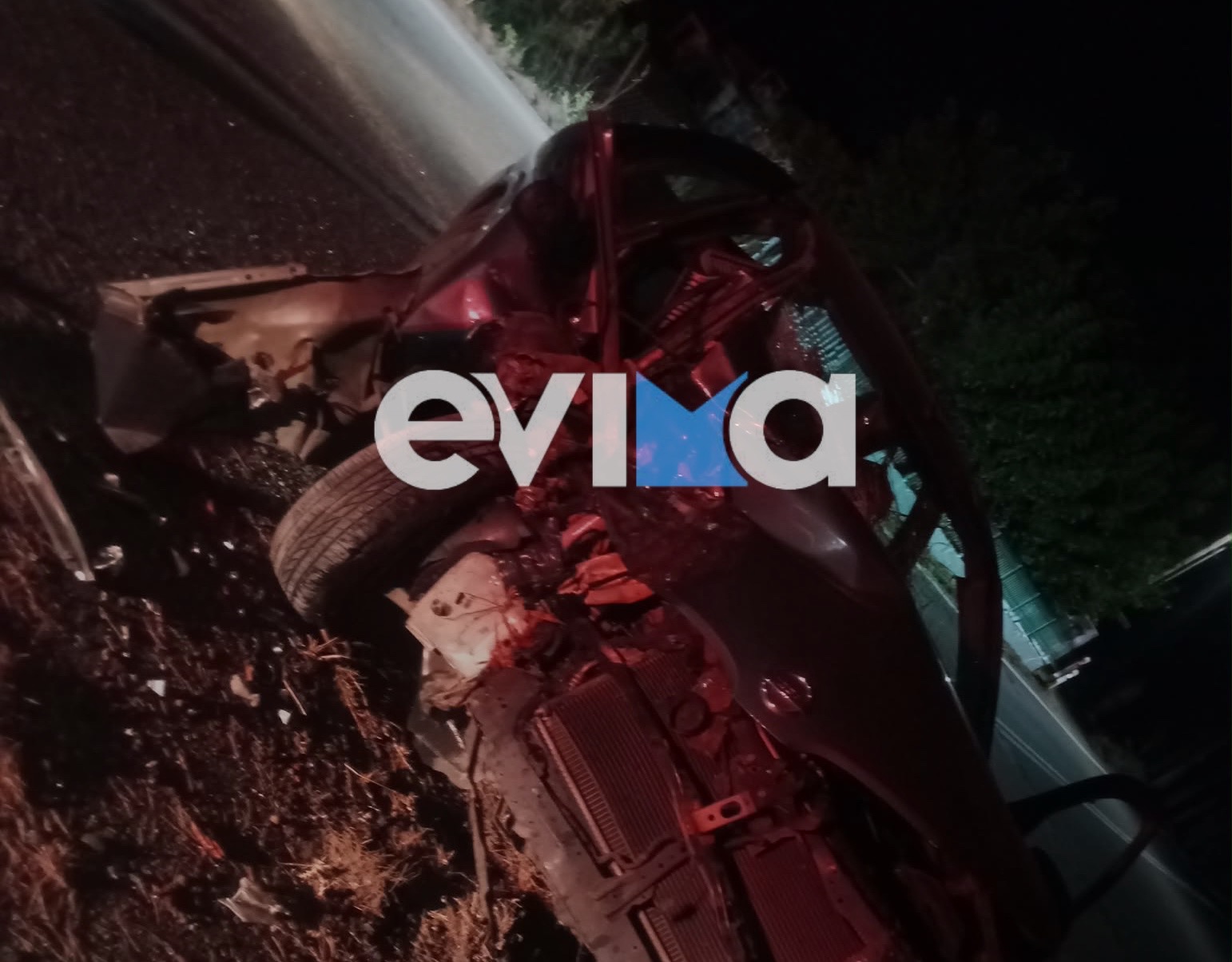 Τροχαίο στην Εύβοια: 80χρονη εγκλωβίστηκε μετά από πρόσκρουση σε δέντρο