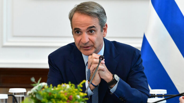 Μητσοτάκης προς τους αρμόδιους υπουργούς για τις φωτιές: «Απόλυτη προτεραιότητά μας η ανθρώπινη ζωή»