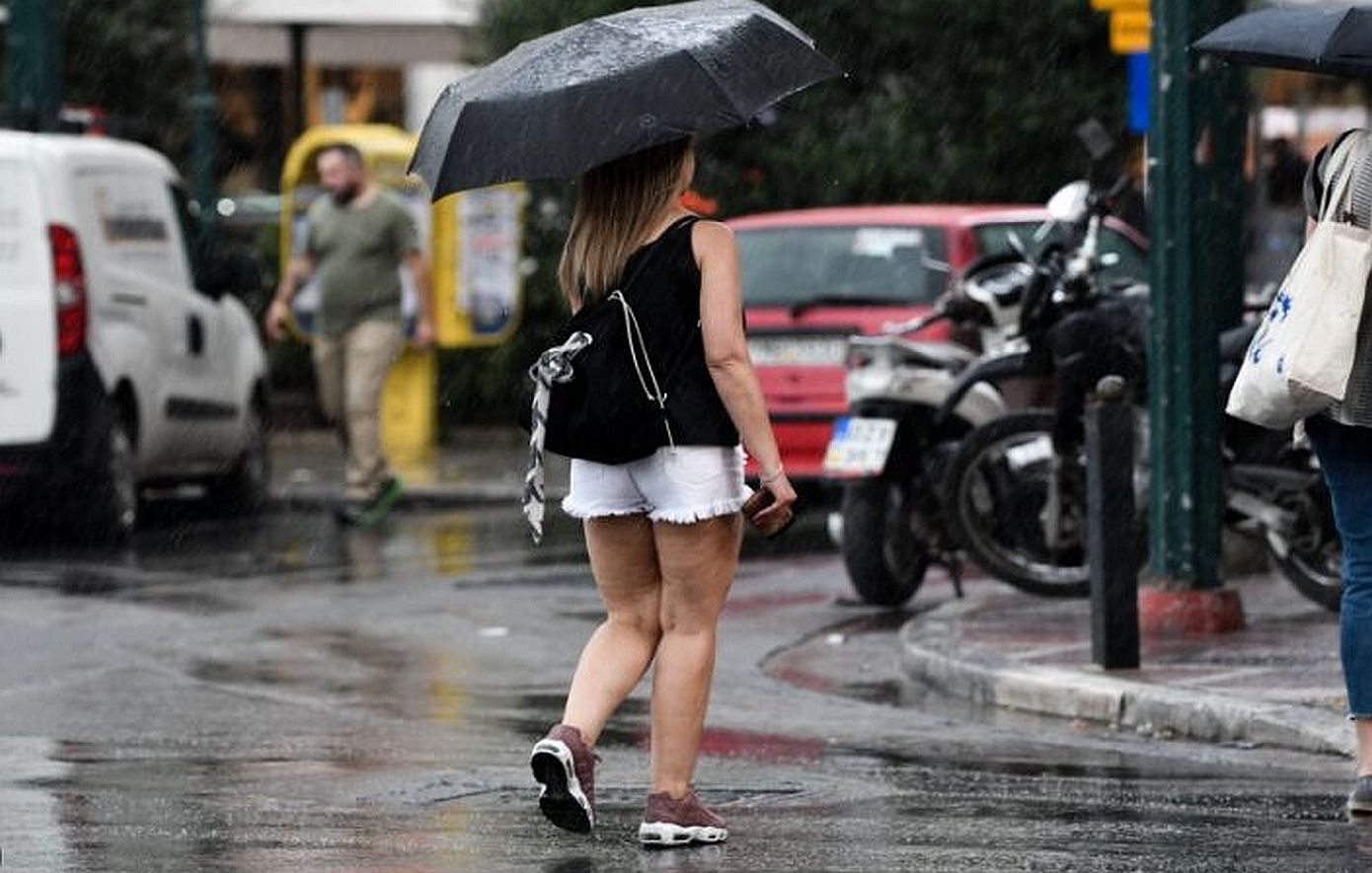 Σάκης Αρναούτογλου: Μπόρες και καταιγίδες από το βράδυ του Σαββάτου – Ποιες περιοχές θα επηρεαστούν