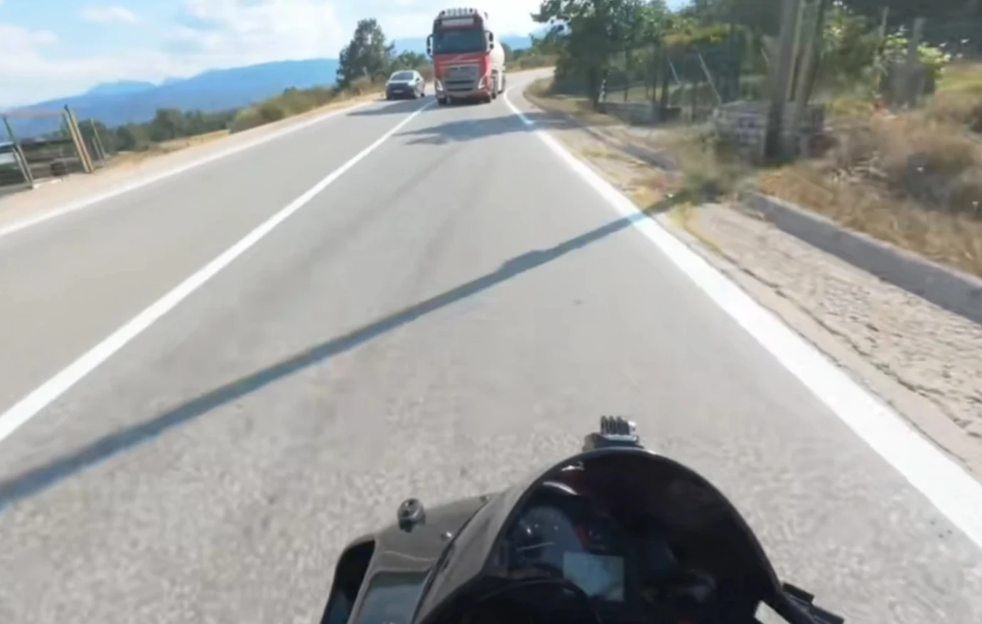 Θεσσαλονίκη: Δικογραφία σε βάρος του οδηγού βυτιοφόρου για επικίνδυνη προσπέραση στη λίμνη Πλαστήρα