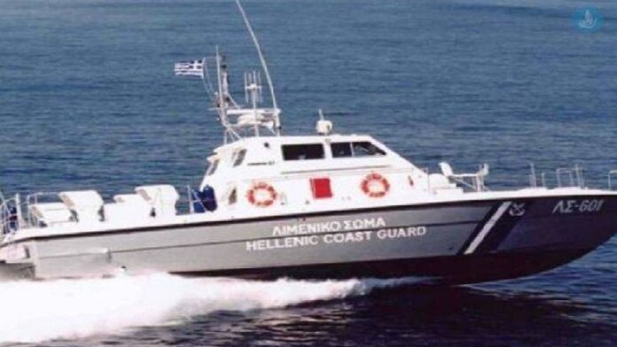 Σκάφος βυθίστηκε στη Χαλκιδική – Κολυμπώντας βγήκαν στην ακτή οι πέντε επιβάτες