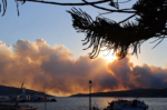 Σκύρος: Ολονύχτια μάχη με τις φλόγες, συνεχίζεται η κατάσβεση – Πλημμύρες και εγκλωβισμοί στη Μάνη