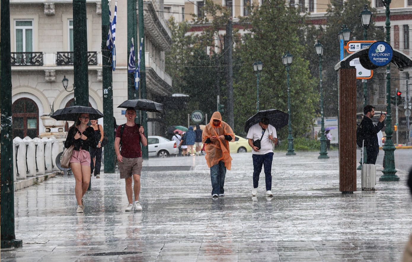 Καιρός: Νέα ψυχρή εισβολή το Σαββατοκύριακο – Πότε χτυπά την Αττική, πού έρχονται καταιγίδες και πόσο πέφτει η θερμοκρασία
