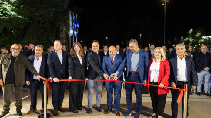 Τρίκαλα: Παραδόθηκε στους πολίτες η ανακατασκευασμένη κεντρική πλατεία Ηρώων Πολυτεχνείου