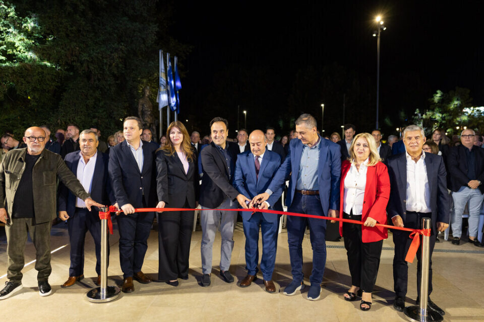 Τρίκαλα: Παραδόθηκε στους πολίτες η ανακατασκευασμένη κεντρική πλατεία Ηρώων Πολυτεχνείου