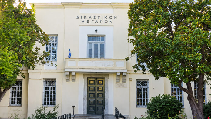 Βόλος: Ηλικιωμένος που καταδικάστηκε για ενδοοικογενειακή απειλή δήλωσε «οπαδός» του Γκάντι και αντίθετος στη βία