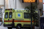 Καταγγελία για άγρια επίθεση σε 80χρονη στην πλατεία Βικτωρίας: «Της έσπασαν τη μύτη, είχε μώλωπες και πληγές σε όλο της το σώμα»