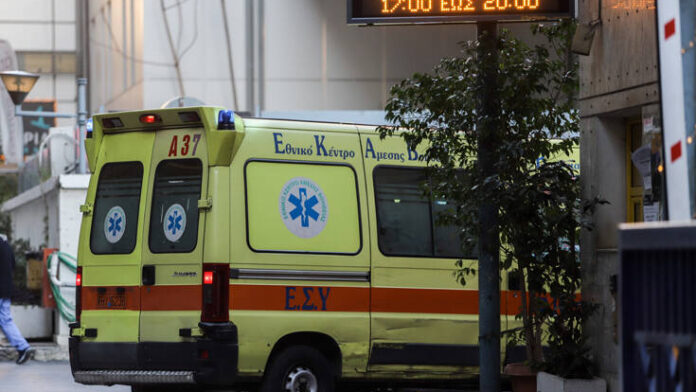 Καταγγελία για άγρια επίθεση σε 80χρονη στην πλατεία Βικτωρίας: «Της έσπασαν τη μύτη, είχε μώλωπες και πληγές σε όλο της το σώμα»