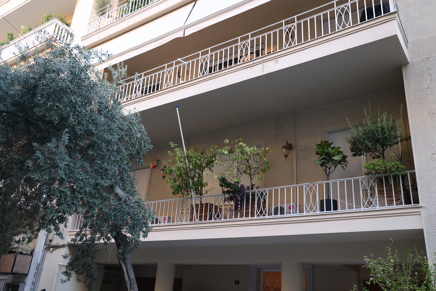 Ιατρείο Κολωνακίου: Σχεδίαζαν να μεταφέρουν τα μηχανήματα σε νησιά για «θεραπεία» πελατών και στις διακοπές