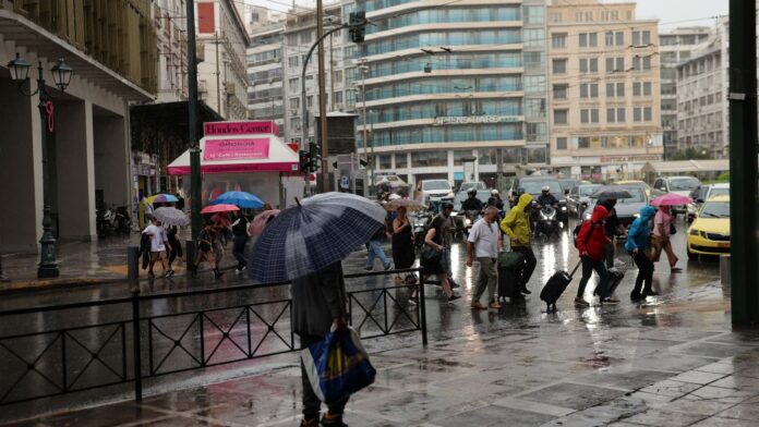 Αθήνα: Έντονη βροχόπτωση σε εξέλιξη, νέα προειδοποίηση της ΕΜΥ