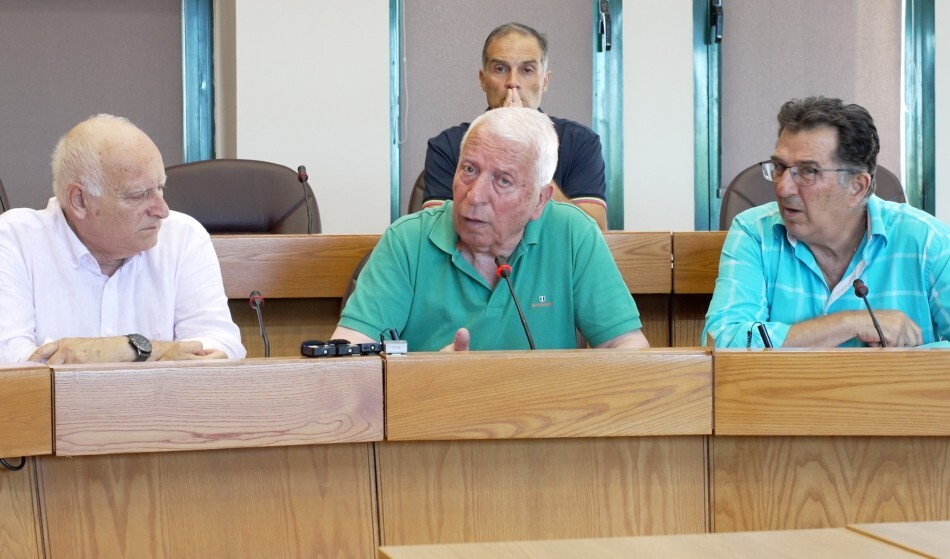Κώστας Μουτζούρης: Δεν δεχόμαστε υποδείξεις από κανέναν