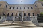 ΣτΕ: Αποζημίωση από το Δημόσιο για ζημιές σε ακίνητα χτισμένα με παράνομες άδειες κοντά σε ρέματα