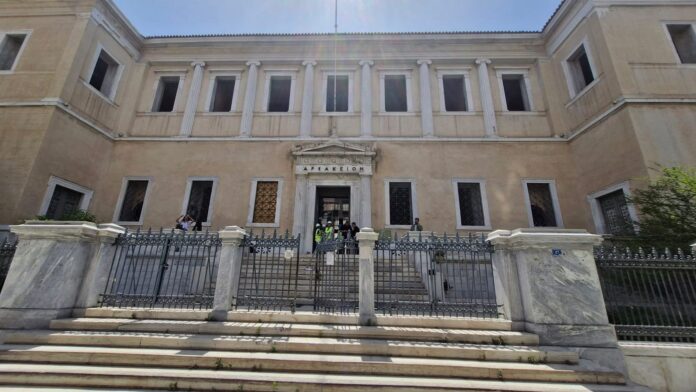 ΣτΕ: Αποζημίωση από το Δημόσιο για ζημιές σε ακίνητα χτισμένα με παράνομες άδειες κοντά σε ρέματα