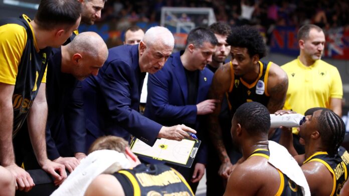 AEK: Οι φυσιοθεραπευτές της ομάδας έσωσαν γυναίκα που έχασε τις αισθήσεις της στο «Ελ. Βενιζέλος»