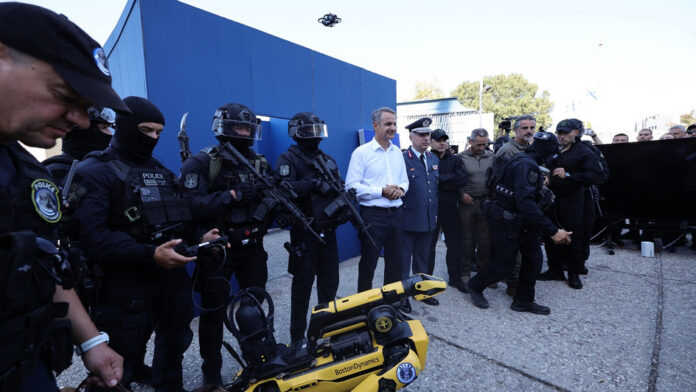 90ή ΔΕΘ: Άσκηση της ΕΚΑΜ με σενάριο ένοπλης ληστείας – Ο ρομποτικός σκύλος της ΕΛ.ΑΣ έκλεψε την παράσταση
