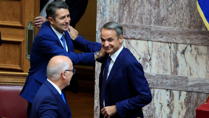 Γ. Μυλωνάκης ξανά στα υπουργικά έδρανα, πέντε μήνες μετά τη σοβαρή περιπέτεια της υγείας του