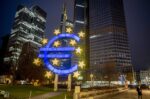 Η ΕΚΤ αύξησε κατά 0,25% τα επιτόκια στο 2,5% το βασικό επιτόκιο