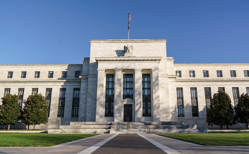 Η Fed αύξησε τα επιτόκια και αναθεώρησε προς τα επάνω την πρόβλεψή της για τον πληθωρισμό