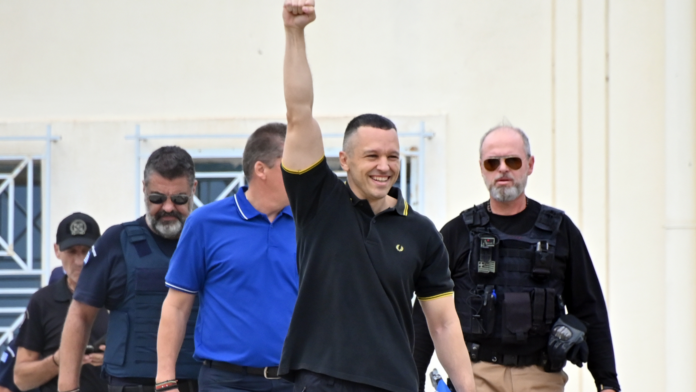 Η δικηγόρος του Ηλία Κασιδιάρη είχε υπερασπιστεί τρεις Πακιστανούς για τον βιασμό της 12χρονης στον Κολωνό
