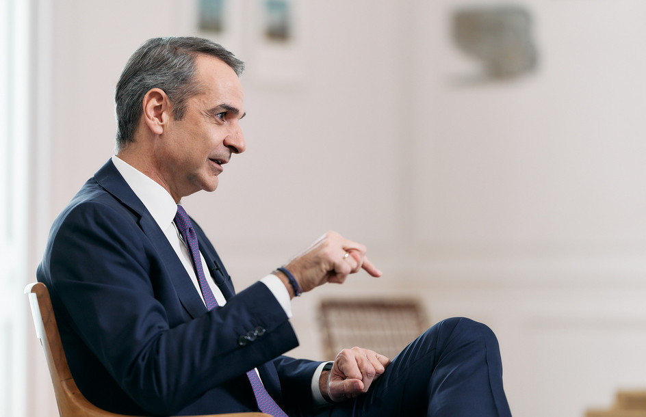 Νέες δημοσκοπήσεις: Το προβάδισμα Μητσοτάκη, το βιοτικό επίπεδο και το καμπανάκι στα δεξιά