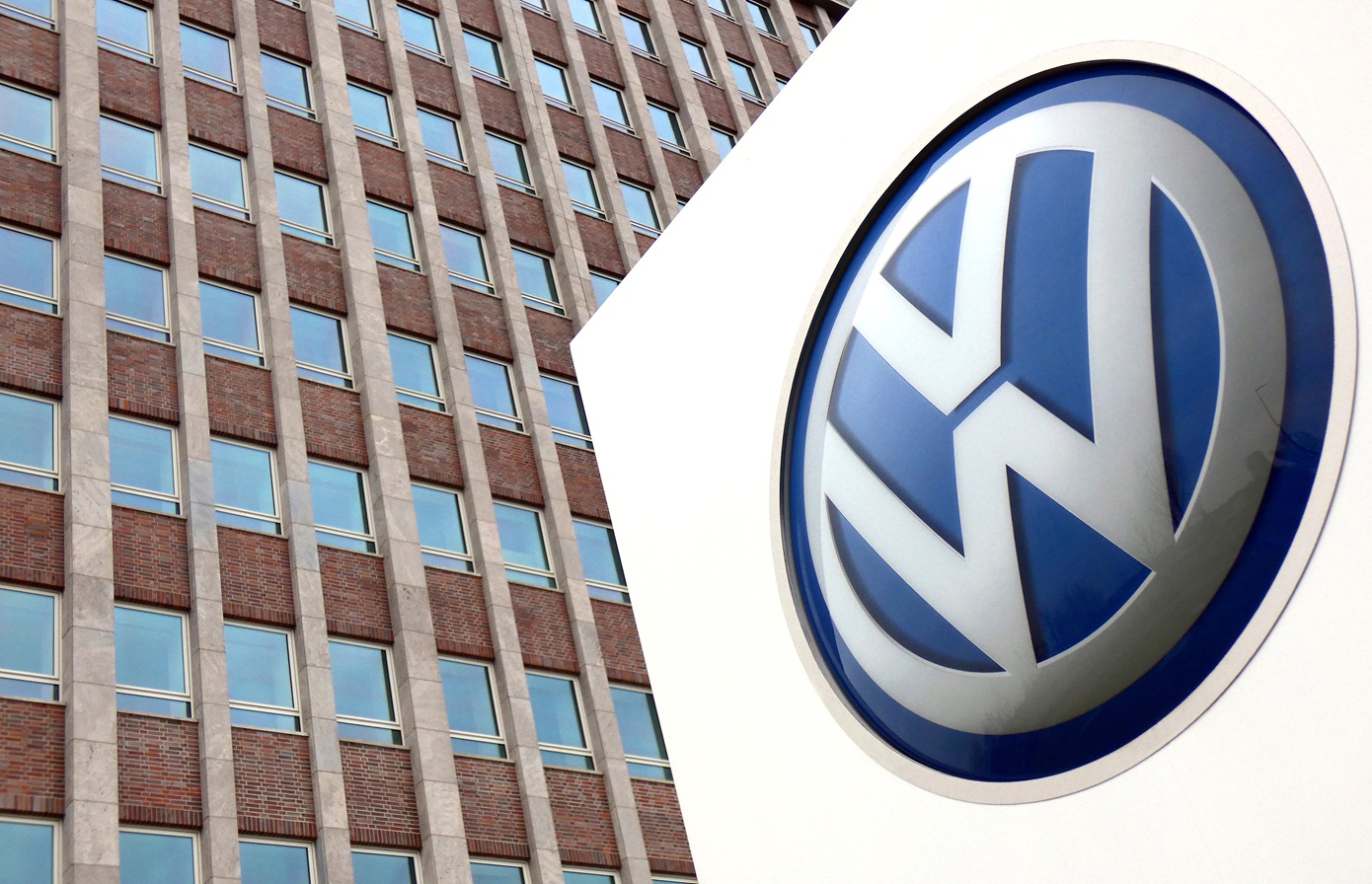 Volkswagen σε βαθιά κρίση: Σχέδιο για 100.000 περικοπές θέσεων εργασίας έως το 2030