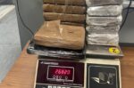 ΑΑΔΕ εντόπισε νέα ποσότητα κοκαΐνης στο ίδιο κύκλωμα – Έκρυβαν 26,8 κιλά σε υπό ανέγερση οίκημα