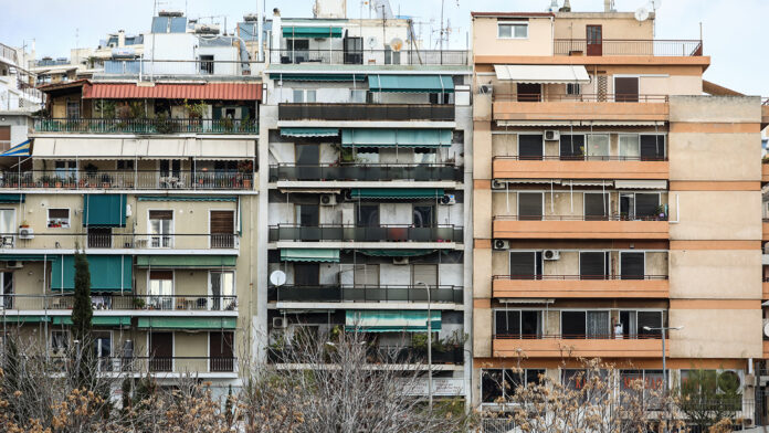 Ενοίκια και τιμές «τρώνε» τα εισοδήματα στη στέγη: Γιατί δεν υπάρχουν αρκετά σπίτια