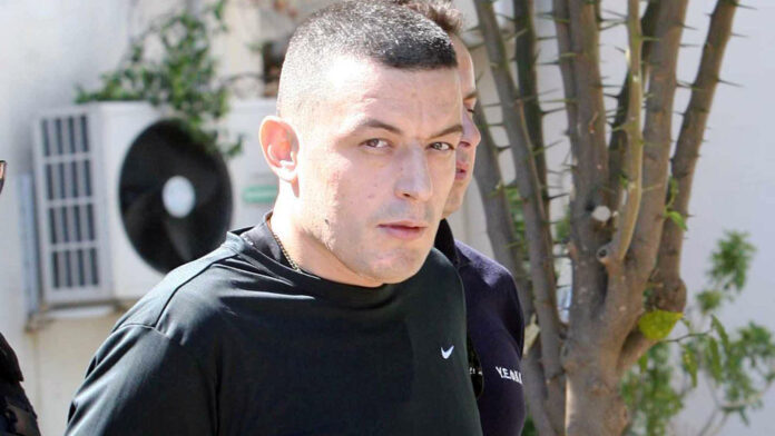 Αλκέτ Ριζάι: Άφαντος ο διαβόητος βαρυποινίτης, ανθρωποκυνηγητό για τις 17 άδειες, τον γάμο στην Ανάβυσσο και τους πυροβολισμούς