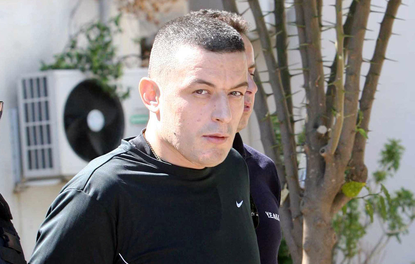 Αλκέτ Ριζάι: Άφαντος ο διαβόητος βαρυποινίτης, ανθρωποκυνηγητό για τις 17 άδειες, τον γάμο στην Ανάβυσσο και τους πυροβολισμούς