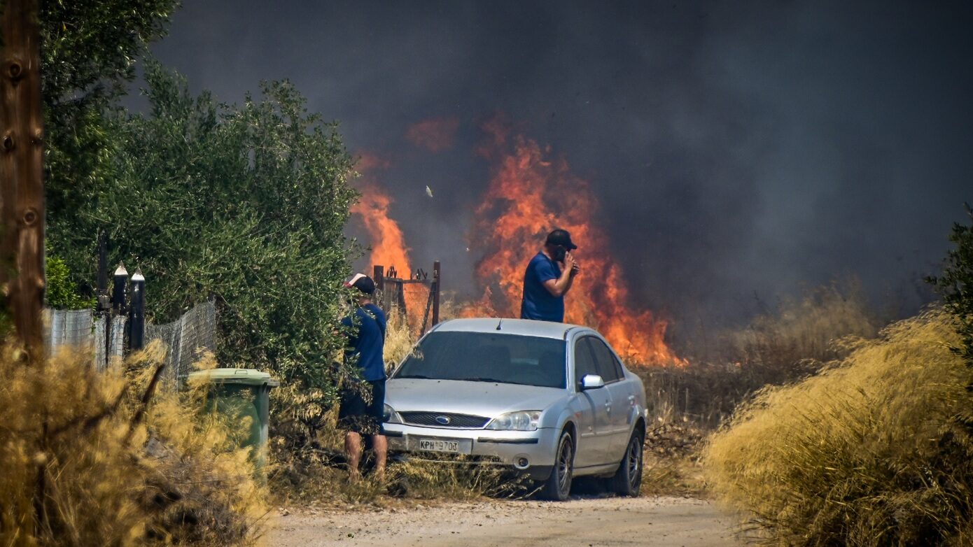 Επιχείρηση κατάσβεσης στη Νίσυρο με ενίσχυση των δυνάμεων συνεχίζεται