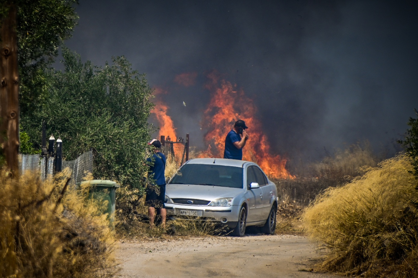Επιχείρηση κατάσβεσης στη Νίσυρο με ενίσχυση των δυνάμεων συνεχίζεται