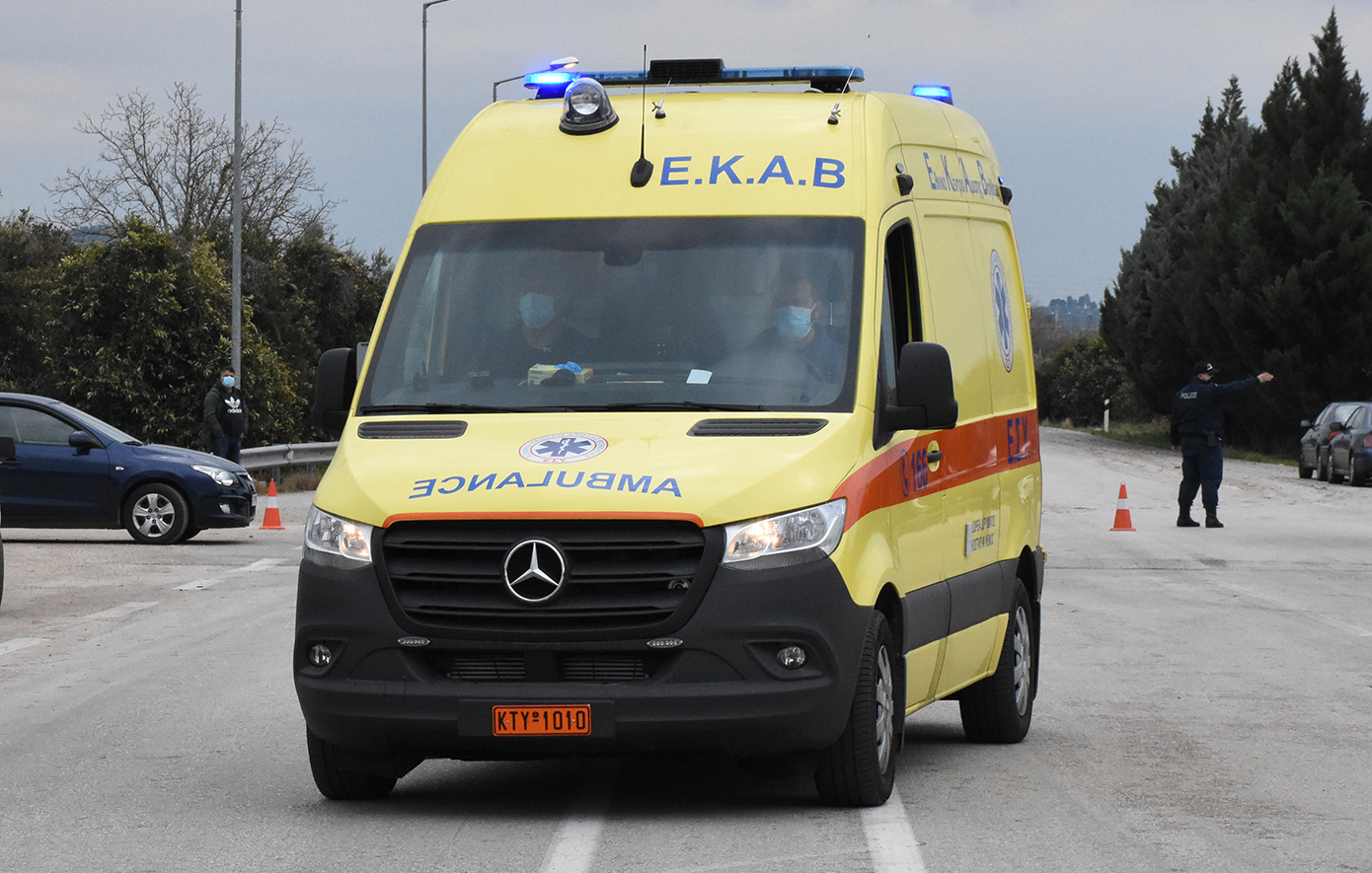 Αυτοκίνητο έπεσε σε γκρεμό 30 μέτρων στο Λασίθι – Δύο άτομα στο νοσοκομείο