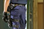 Ηράκλειο: Παρίστανε τον αστυνομικό σε πραγματικούς αστυνομικούς κατά τον έλεγχο σε ταβέρνα – Οι θαμώνες ενεπλάκησαν