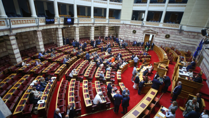 Νομοσχέδιο για την αναμόρφωση της υπηρεσιακής εξέλιξης των Δημοσίων Υπαλλήλων κατατέθηκε