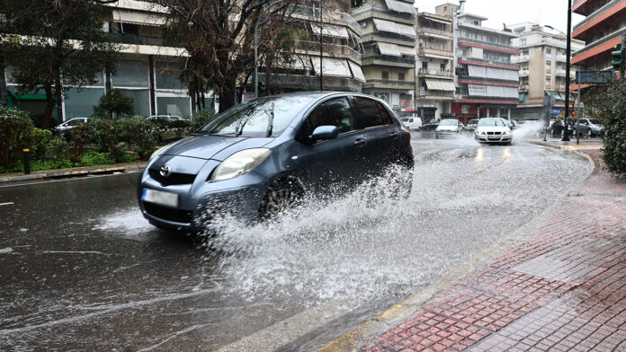 Αλλάζει ξανά ο χάρτης της κακοκαιρίας: Οι περιοχές με ισχυρές καταιγίδες και νέα πορτοκαλί προειδοποίηση της ΕΜΥ