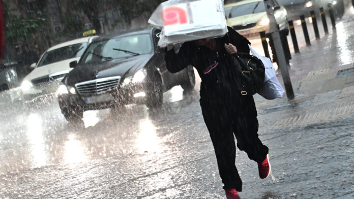 Καιρός: Δύο κύματα κακοκαιρίας μέσα στην εβδομάδα, έως 8 βαθμούς πτώση της θερμοκρασίας – Ποιες περιοχές θα επηρεαστούν